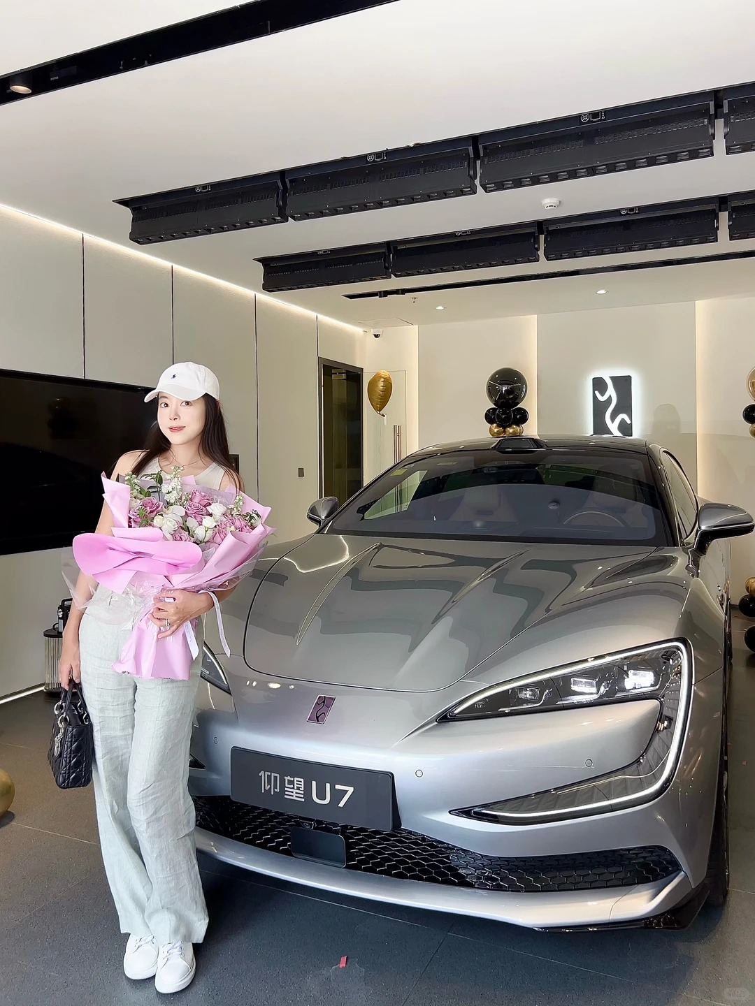 仰望U7 EV四座旗舰版展示图2