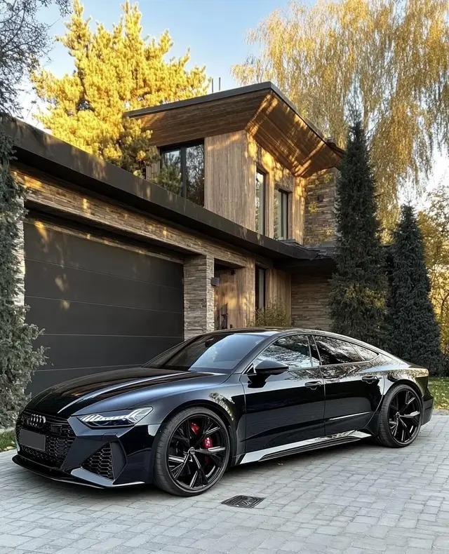 奥迪RS 7RS 7 4.0T Sportback Performance展示图1