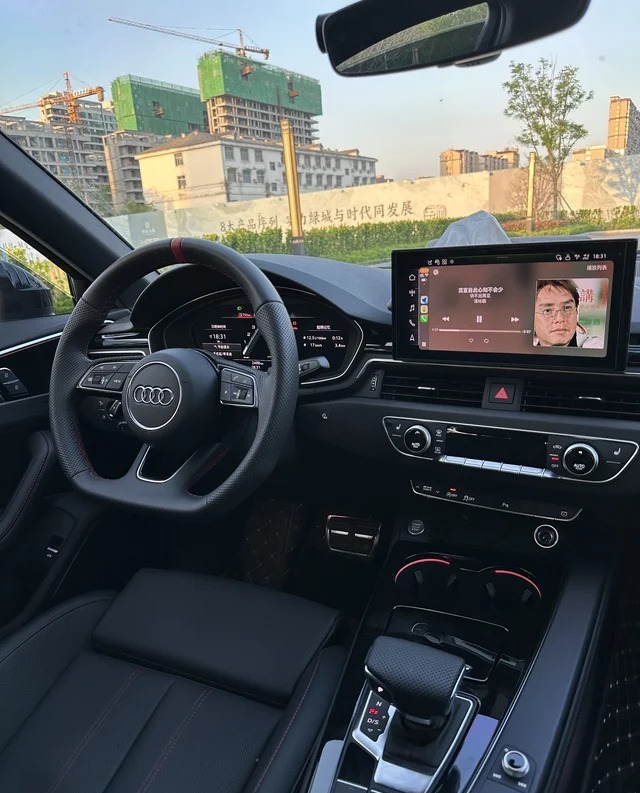 奥迪A4L200万辆悦享版 40 TFSI 豪华动感型展示图2